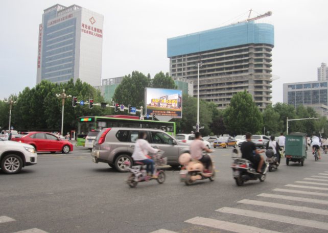 裕華路LED大屏廣告